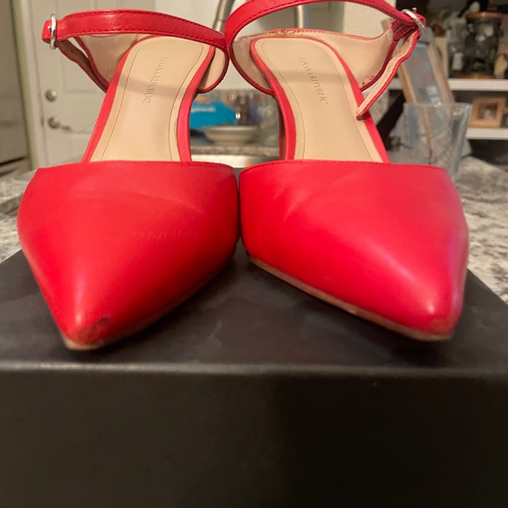 Banana Republic Red Leather Slip on Pump 7.5
